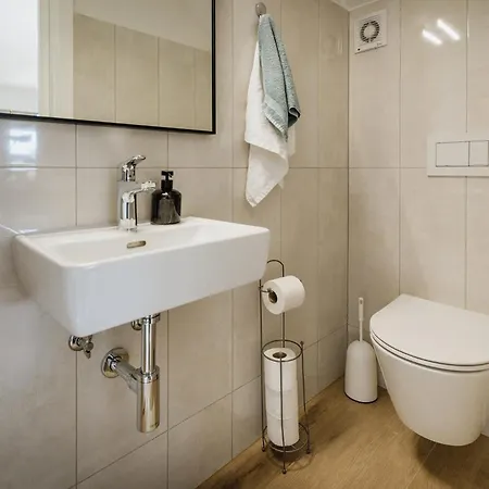 Апартаменты Amarea Бртонигла